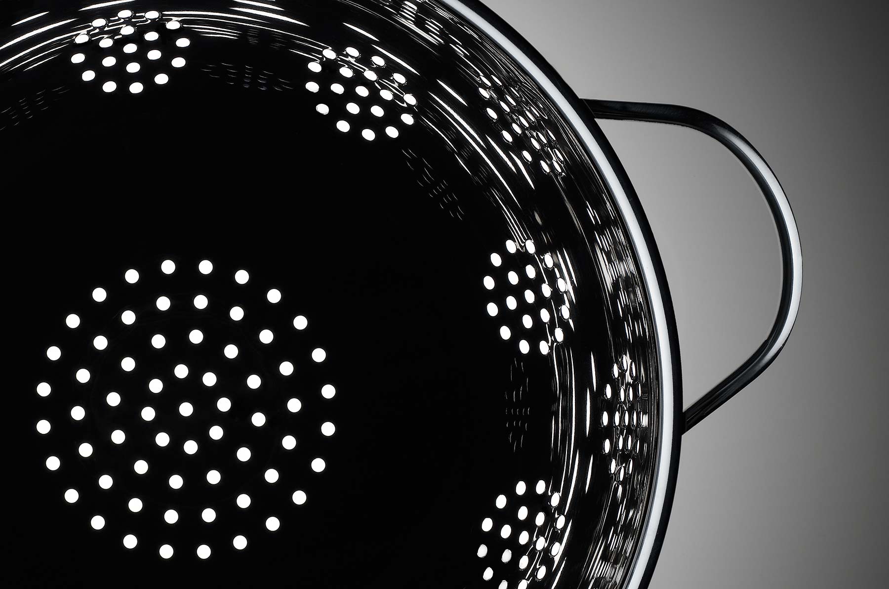 Kitchen colander product photography | Dovis Bird Agency Reps